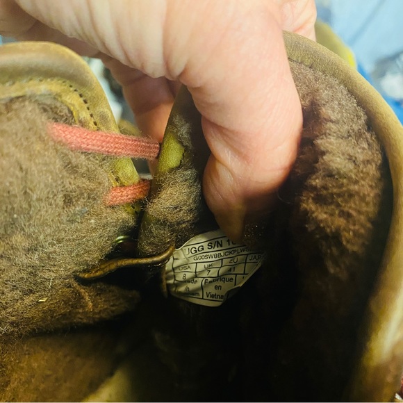 Uggs - Picture 7 of 12